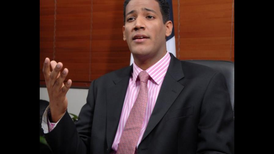 Empleado otorgaba permisos ilegales