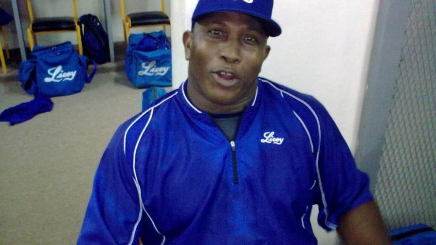 Carlos Pérez, como el vino, mientras más añejo mejor Carlos Pérez, como el vino, mientras más añejo mejor