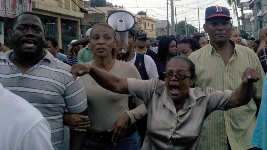 Marchan en sector Cristo Rey en protesta por un asesinato