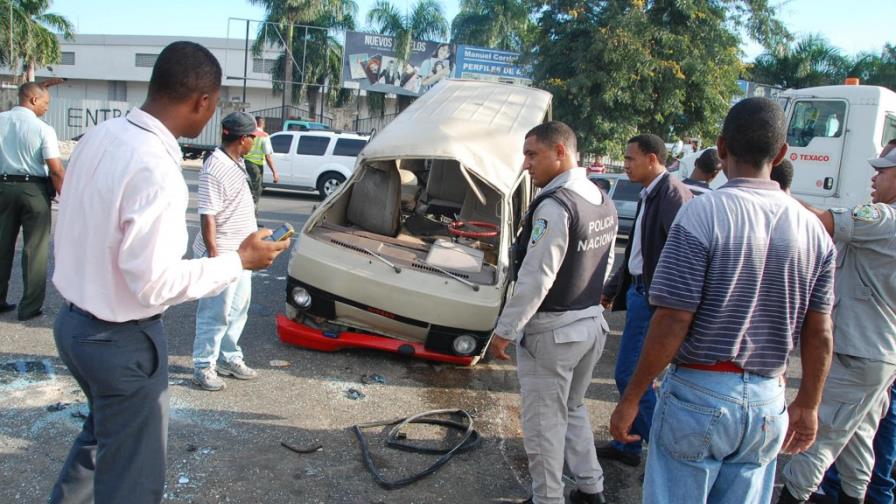 Siete heridos en un accidente en la autopista Duarte