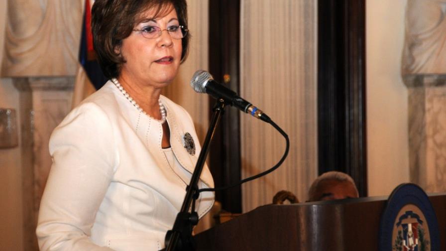 Gobierno emite decreto traspasa construcción de escuelas a Obras Públicas