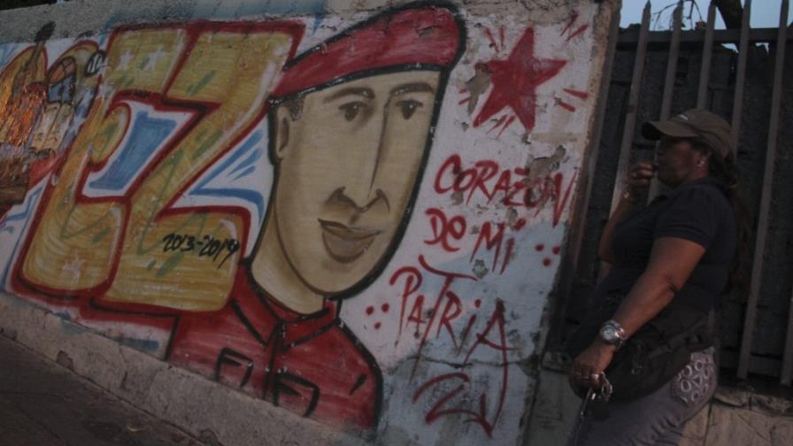Chávez cumple una semana de convalecencia en medio de silencio oficial