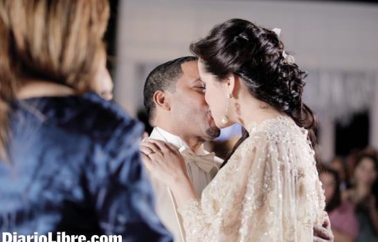 El Torito se casó anoche con Eraleisy Lenina Vásquez