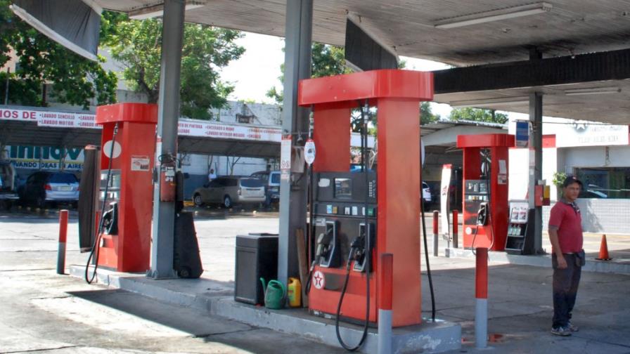 Precio de combustibles se mantienen sin variación