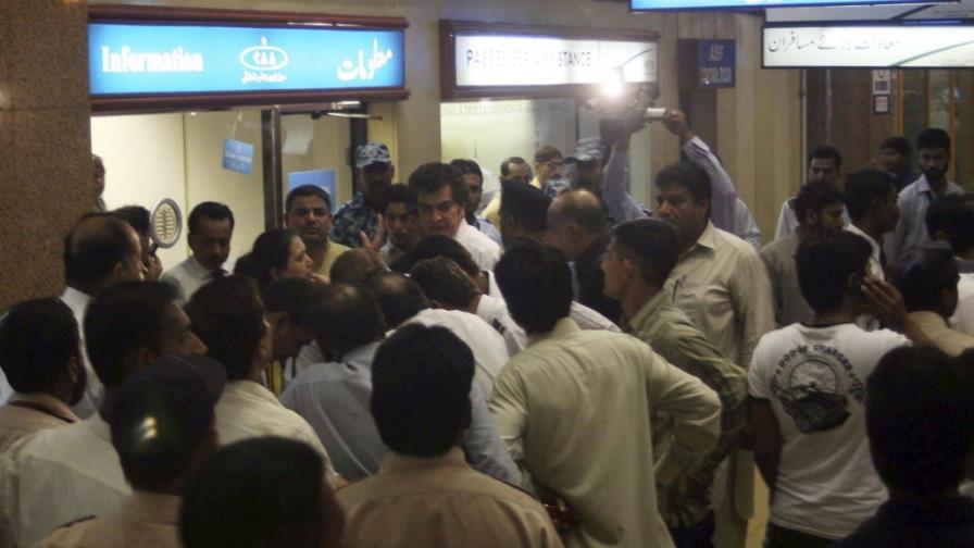 Mueren 127 personas en un accidente aéreo en Pakistán Mueren 127 personas en un accidente aéreo en Pakistán