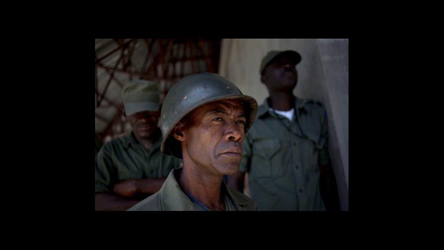 Policía haitiana clausura dos cuarteles usados por soldados