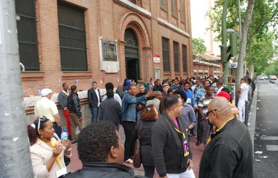 Los dominicanos en España acuden elegir su próximo Presidente