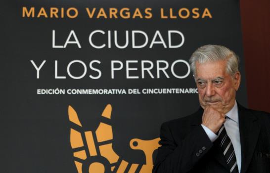 Vargas Llosa: Una sociedad que lee buena literatura es menos manipulable
