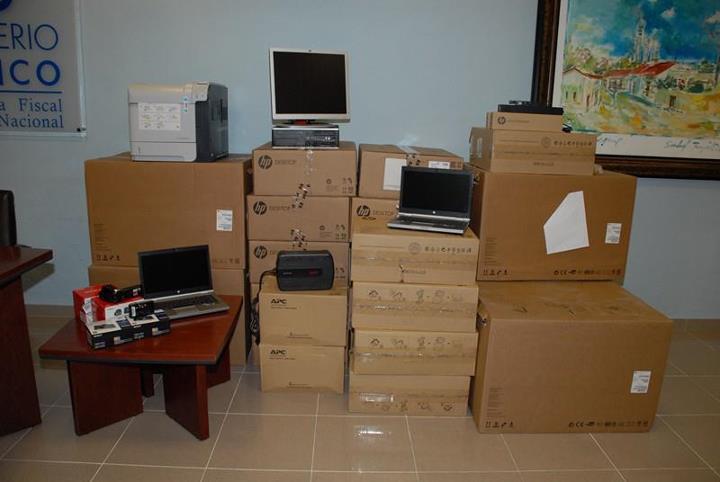 Embajada de EE.UU. dona equipos informáticos a la Fiscalía del Distrito