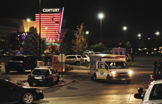 Al menos 14 muertos y 50 heridos en un tiroteo en un cine cerca de Denver