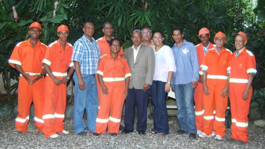 Capacitan empleados del Ayuntamiento del Distrito Nacional en jardinería
