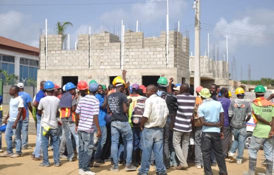 Haitianos intentan linchar a ingenieros por pagos atrasados