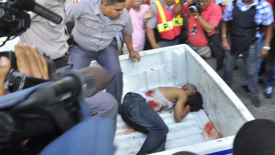 Caen dos hombres en intenso tiroteo con agentes de la Policía