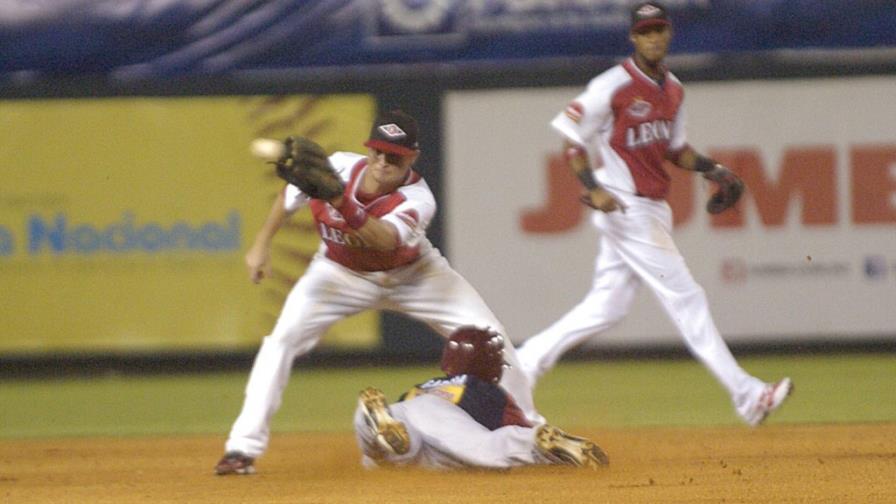 Gigantes vencen a los Leones bajo lluvia