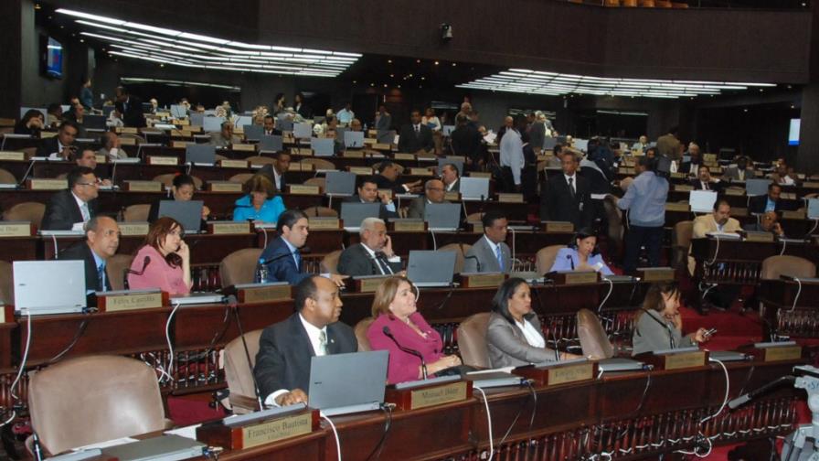 Diputados entran armados a las sesiones