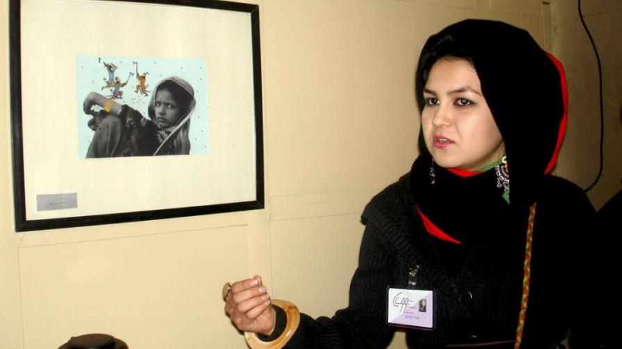 Exposición fotográfica en Kabul denuncia la violencia contra la mujer afgana