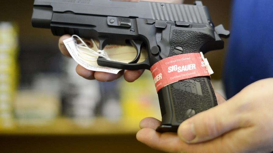 Exploran medidas para permitir armas en las escuelas de Estados Unidos
