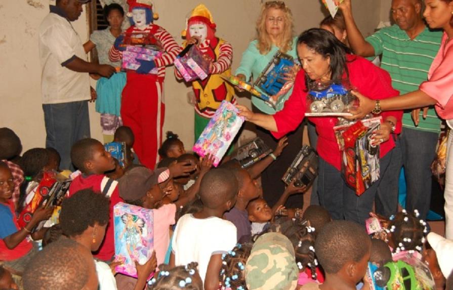 INAVI entrega juguetes a niños del municipio de Guerra