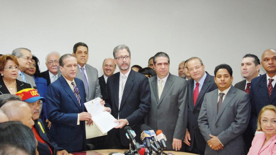 Más candidatos inscritos en JCE; denuncian hay 35 mil dislocados