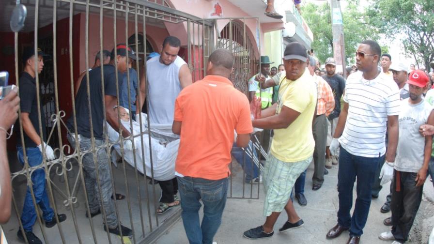 Una mujer mata a su esposo a puñaladas