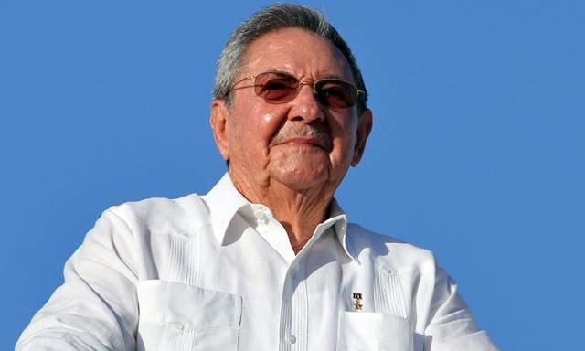 Raul Castro felicita a Danilo Medina por su triunfo electoral