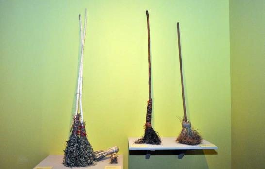 La cultura dominicana a bordo de una escoba