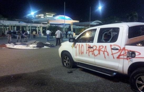 Policías irrumpen en local de Federación de Estudiantes de la UASD