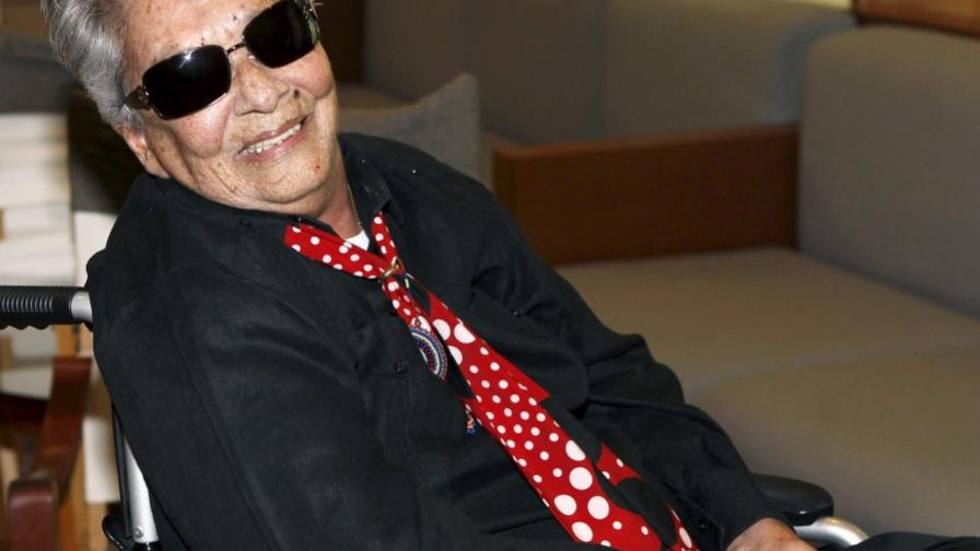 Chavela Vargas, fenomenal y feliz, recibe el alta médica