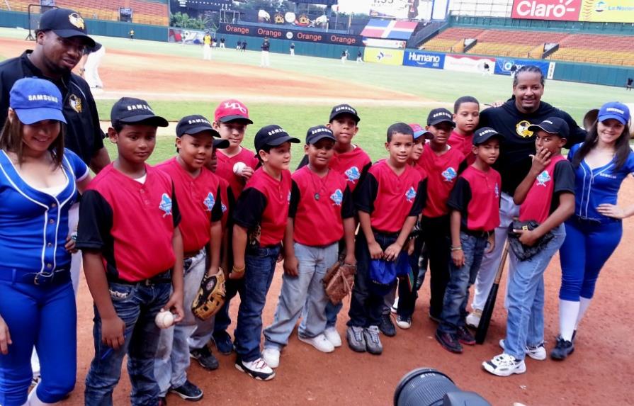 Samsung ofrece cátedra a ligas ganadoras del Torneo Infantil de Béisbol