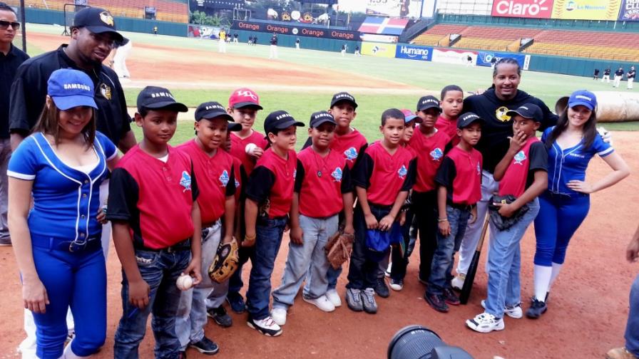 Samsung ofrece cátedra a ligas ganadoras del Torneo Infantil de Béisbol