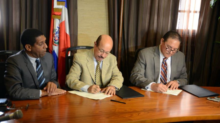 España dona 8.2 millones de euros a la Caasd para SDE España dona 8.2 millones de euros a la Caasd para SDE