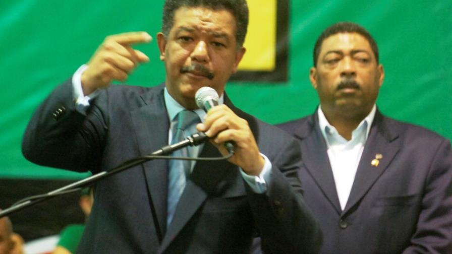 Medina y Crispín aparecen en acto público con Leonel