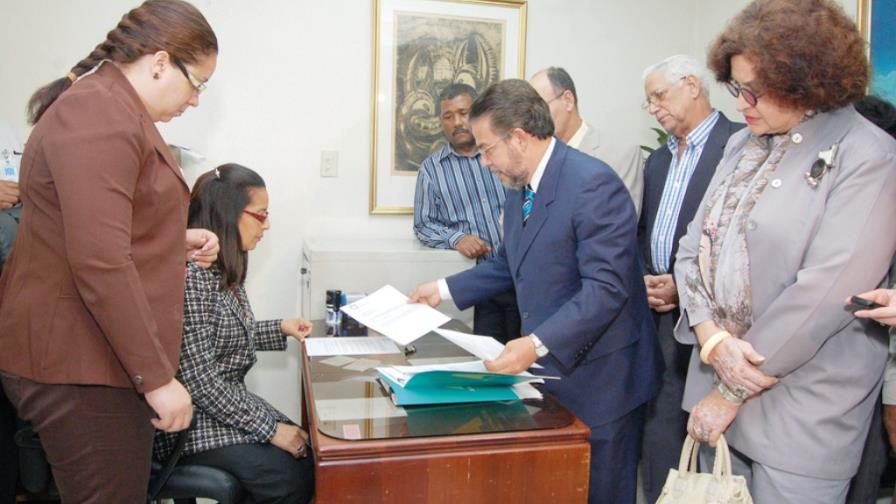 Alianza País y la APD inscriben candidatos