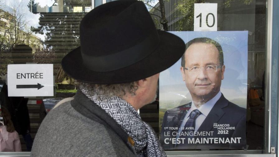 Sondeo pone a Hollande por encima de Sarkozy en primera vuelta