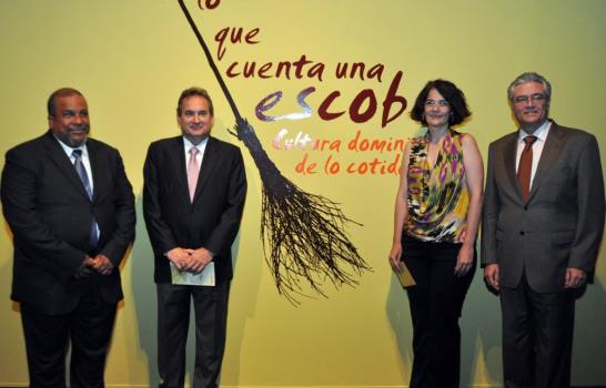La cultura criolla a bordo de una escoba La cultura criolla a bordo de una escoba