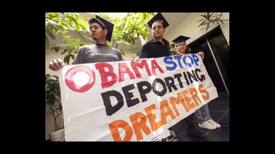 Estudiantes ponen en jaque a Obama por deportaciones