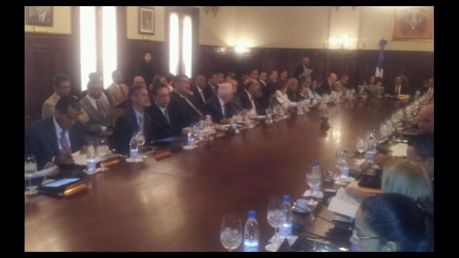 Danilo y ministros discuten medidas que adoptará el Gobierno