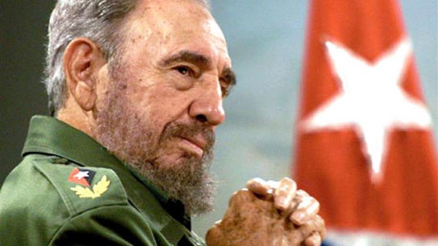 Fidel Castro está bien de salud y trabaja en libro con Chávez, según bloguero Fidel Castro está bien de salud y trabaja en libro con Chávez, según bloguero