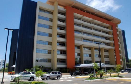 Gobierno entrega formalmente a la UASD de Torre Administrativa