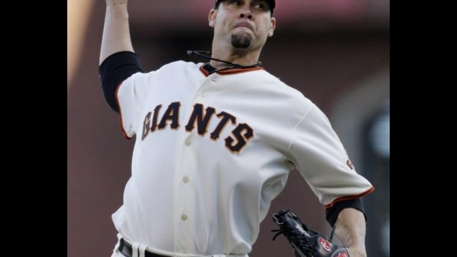Los Gigantes empatan con los Cardenales