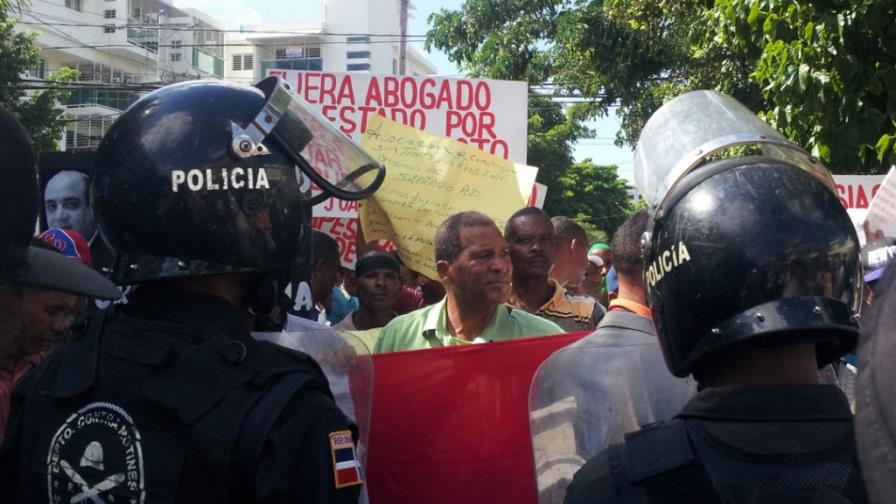 Parceleros marchan contra agresiones Parceleros marchan contra agresiones