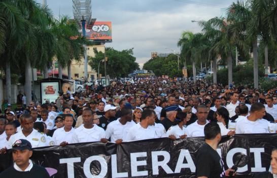 Miles marchan contra la violencia a la mujer