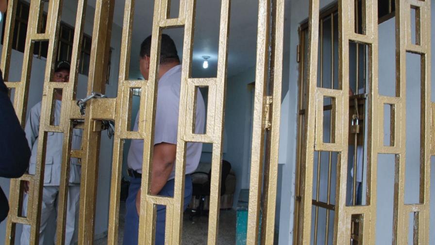 El 24% de los reclusos duerme en el suelo