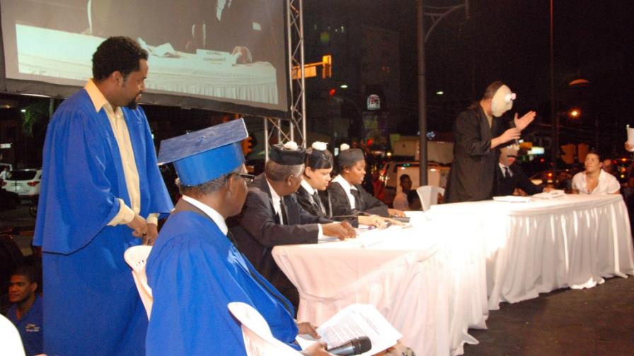 Juicio popular en parque condena a Leonel