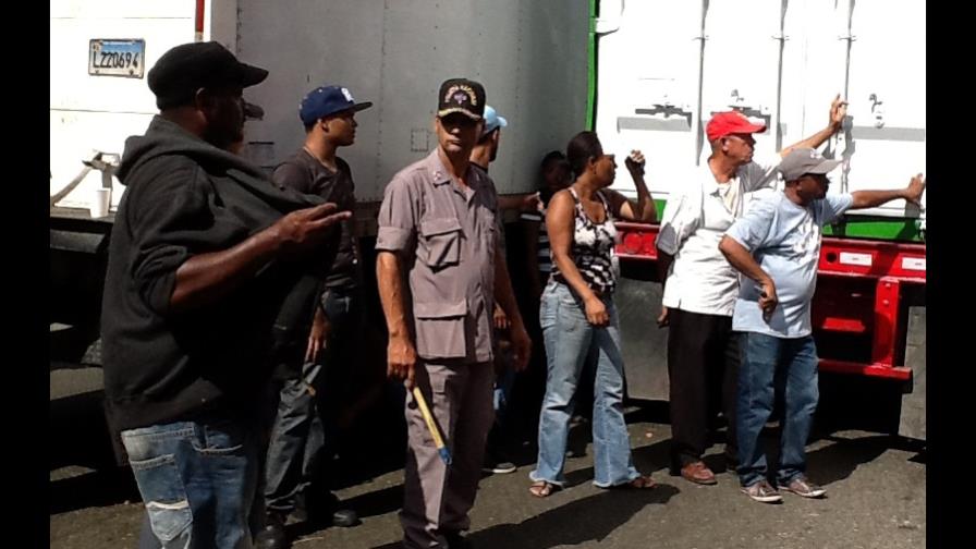 Coronel de la Policía agrede periodista de Diariolibre.com