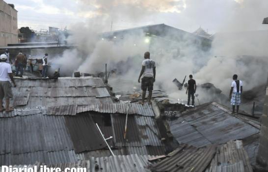 Incendio destruye 17 casuchas en Villas Agrícolas