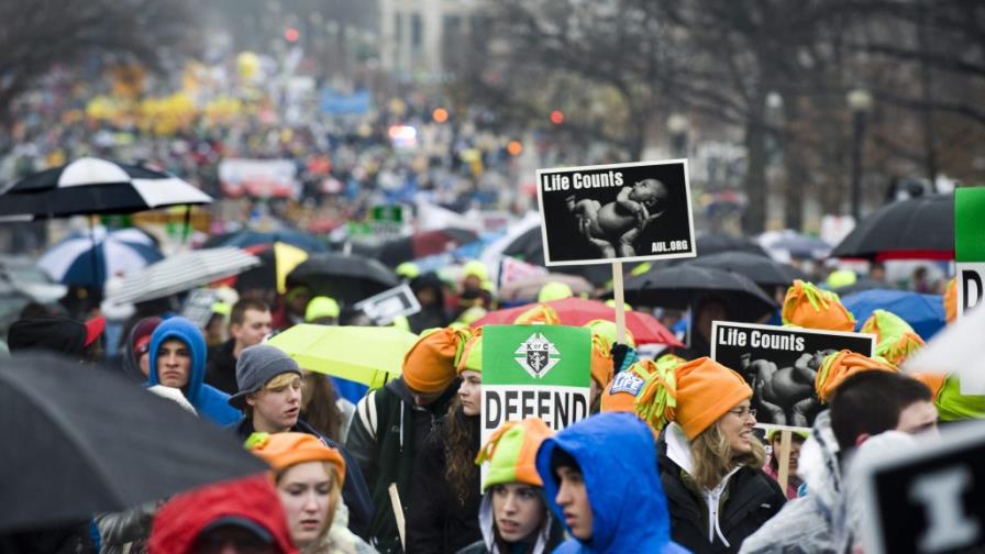 Miles de personas marchan contra el aborto en EE.UU