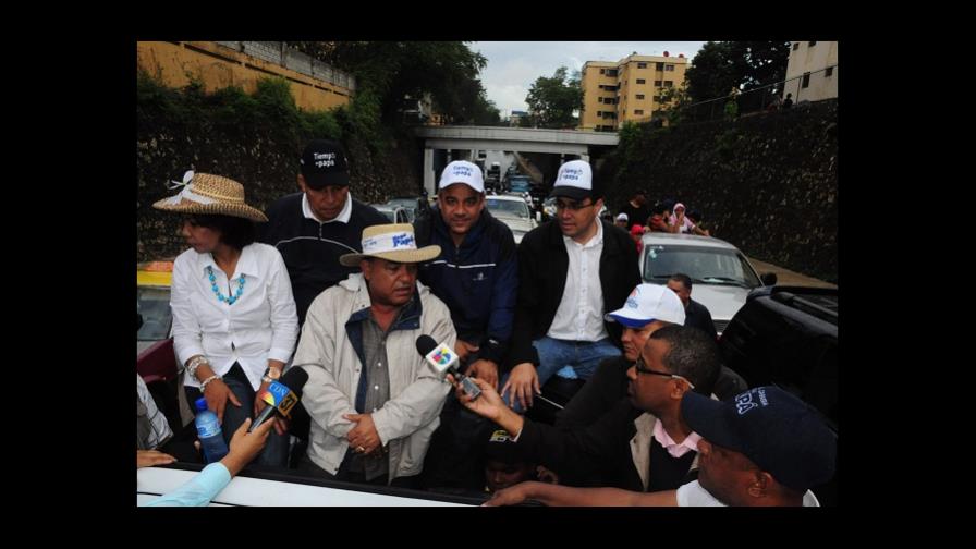 Dirigentes del PRD recorren varios sectores de la capital Dirigentes del PRD recorren varios sectores de la capital