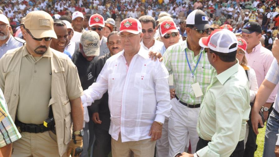 Hipólito promete obras para Elías Piña y San Juan
