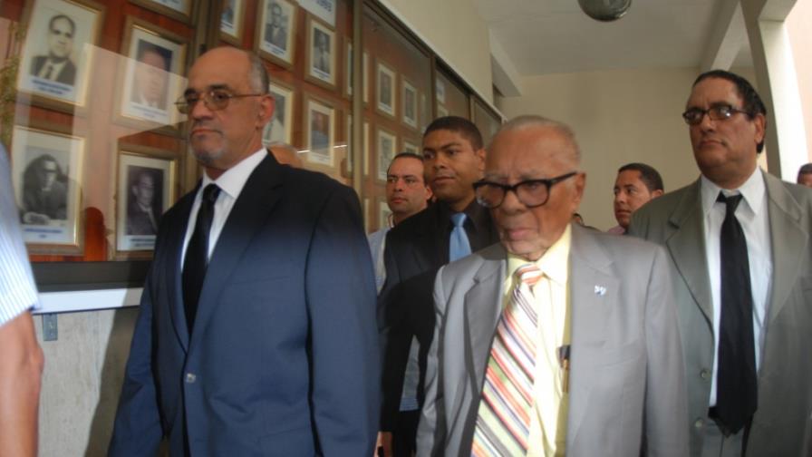 Fiscalía interrogó por más de una hora a Pepe Goico